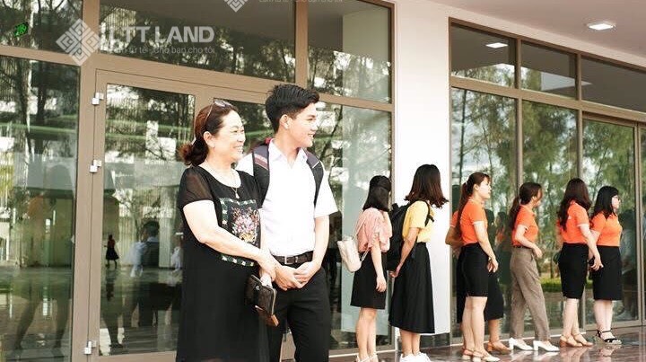 Can ban nhanh lo FPT ngay canh truong ĐH-lttland (1)
