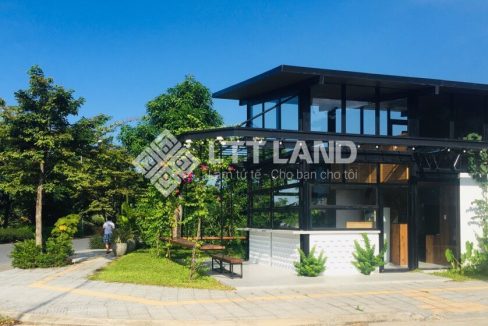 Quán cafe duy nhất nằm trên trục chính shophouse của khu đô thị fpt